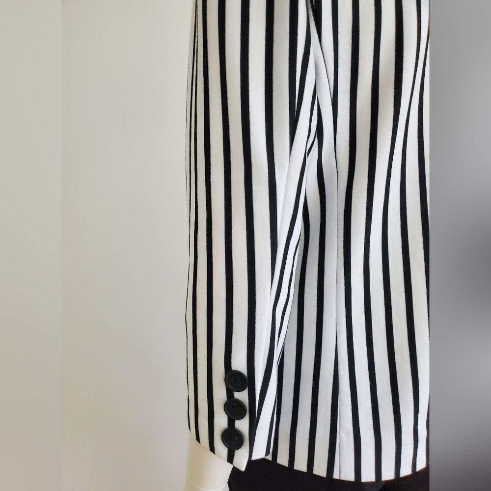 Jacket - Picture 4 of 5